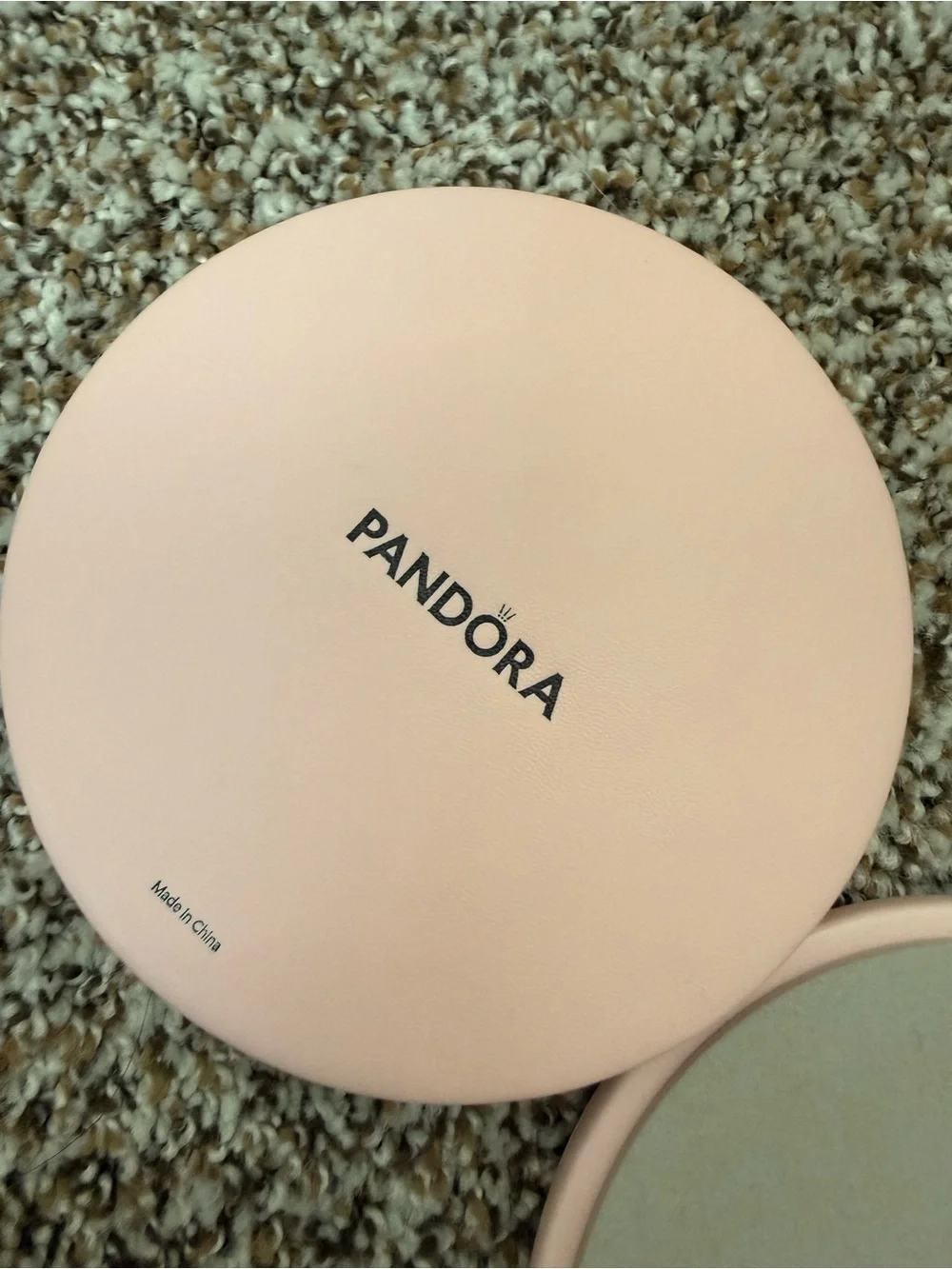 Pandora Exclusive | Souvenirs de Paris Pink Round Jewelry Case